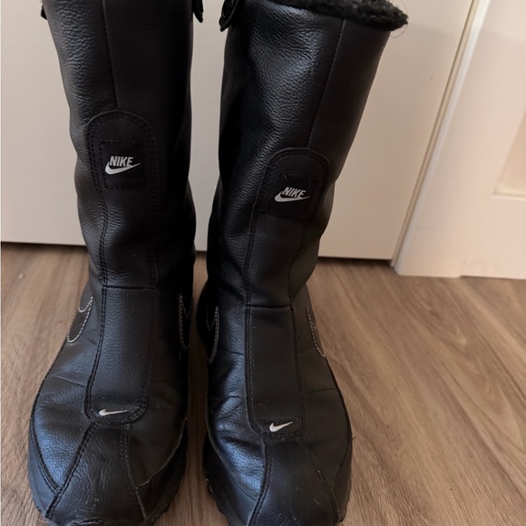 Nike Air Black Winter Boots - Picture 2 of 6